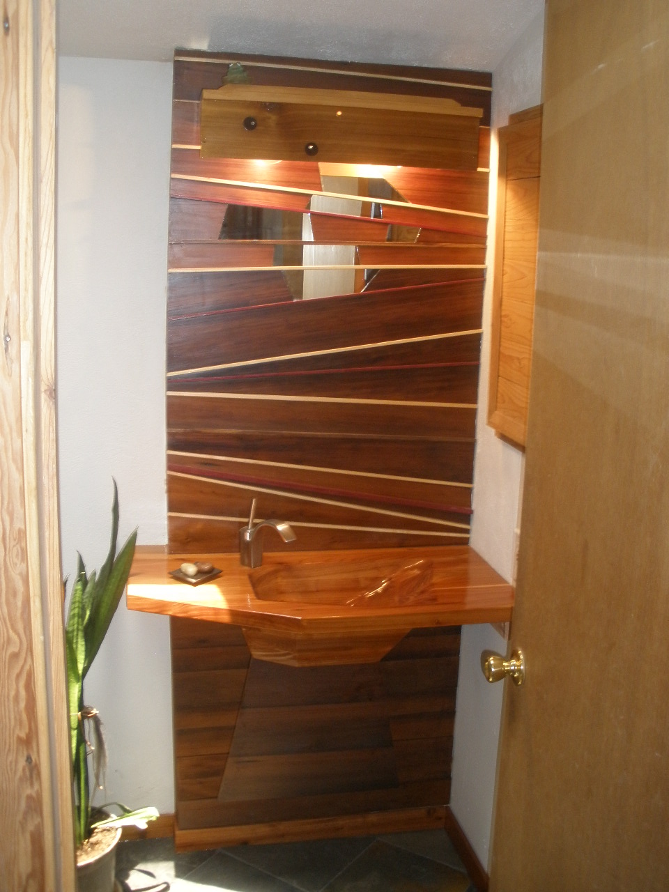 redwood sink and wall